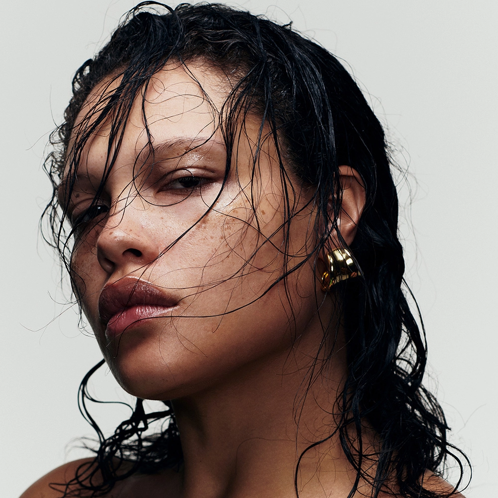 Alva Claire, makeup by Georgina Graham
